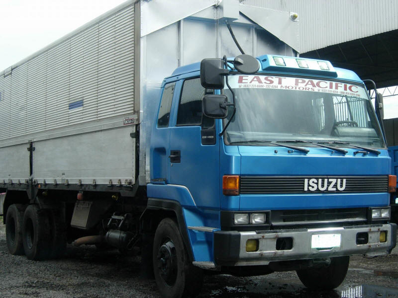 East Pacific&nbsp;Isuzu ten wheeler straight truck